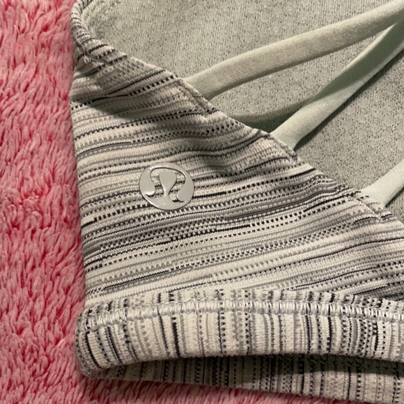 Lululemon sports bra - Picture 2 of 3